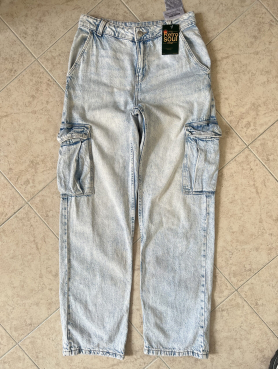 Cargo Jean BERSHKA – Talla 6