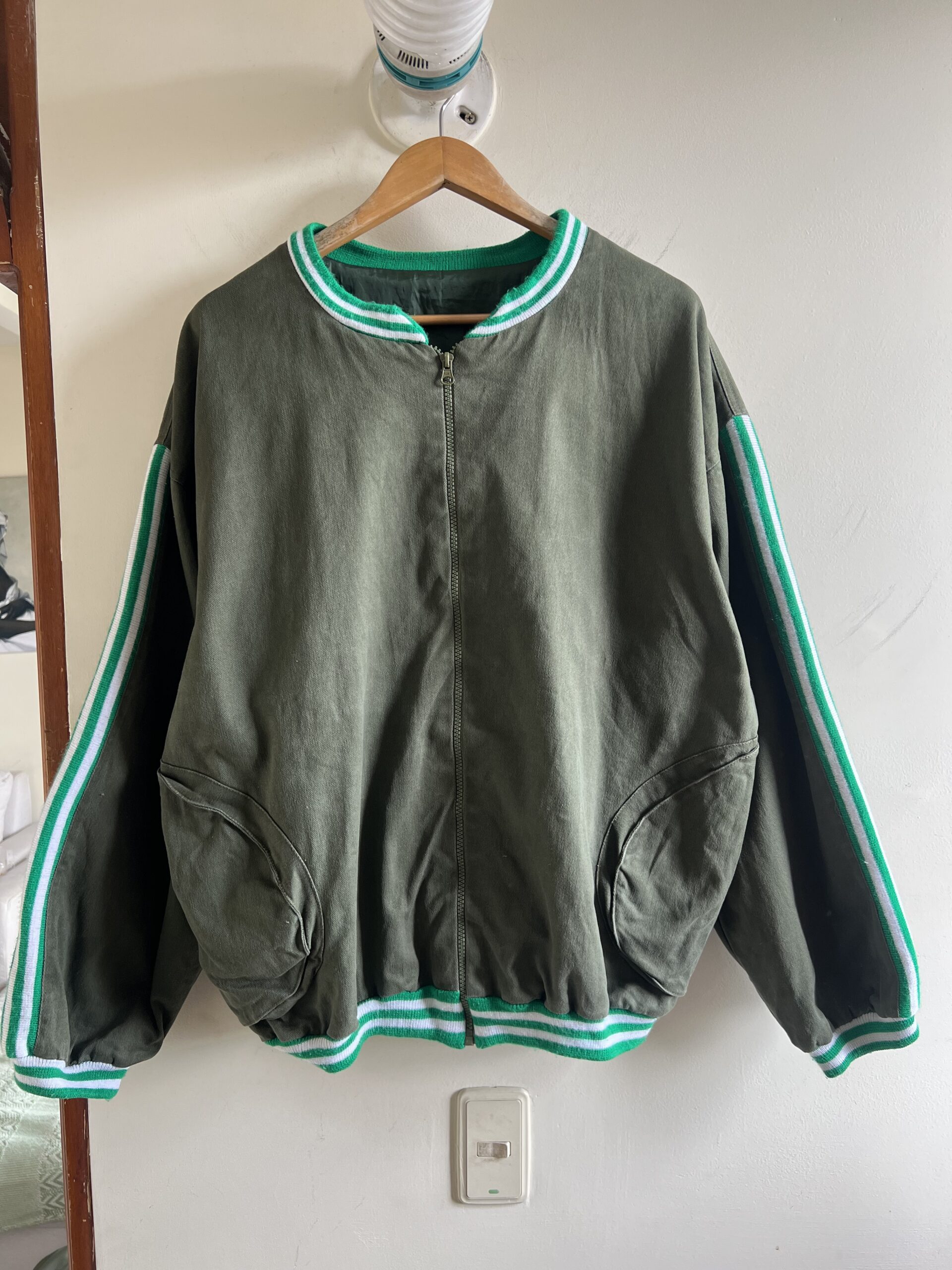 Chaqueta Lineas Verdes – Talla XL