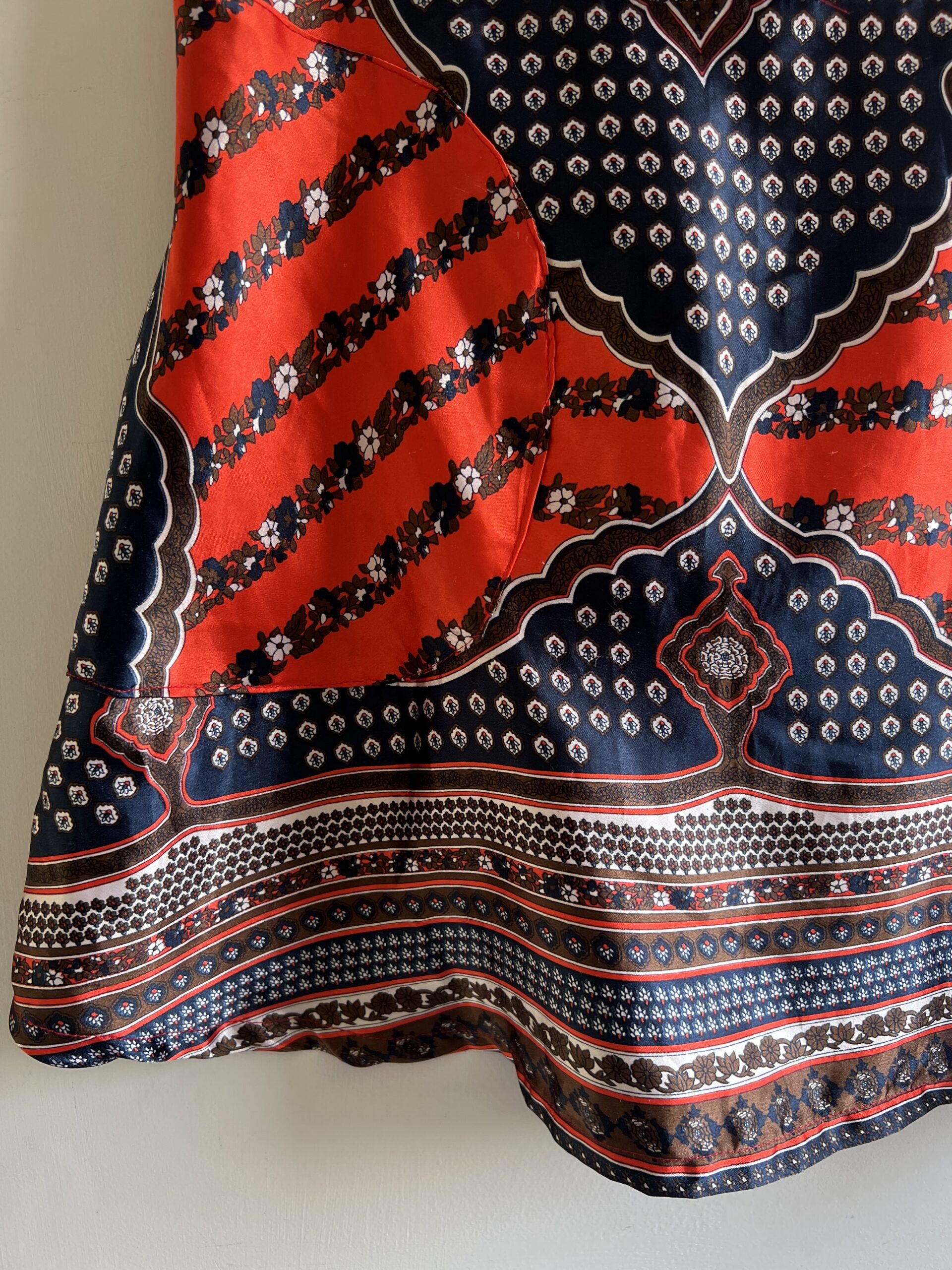 Minifalda Satinada – Talla L