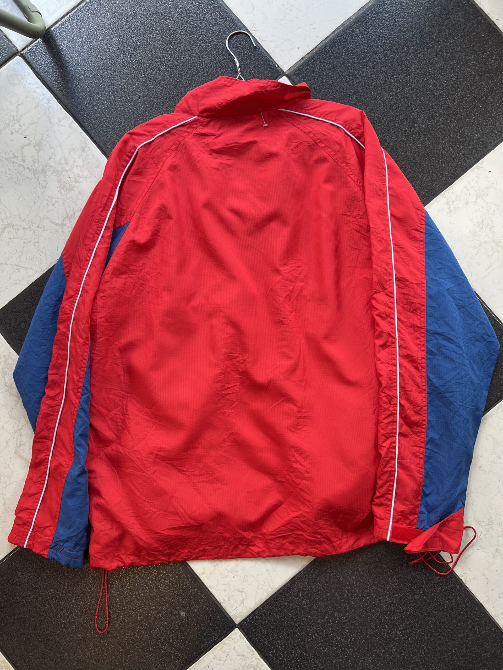 Chaqueta GENUINE MERCHANDISE – Talla L
